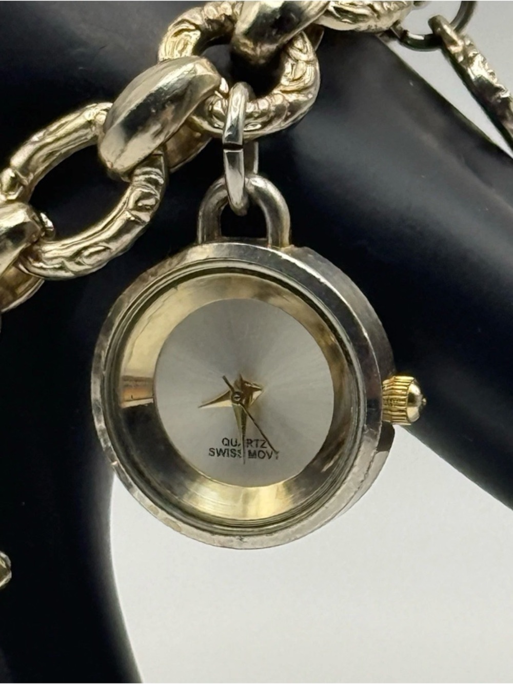 Vintage Wrist Watch Gold Tone Charm Bracelet Swiss Quartz - Picture 5 of 5